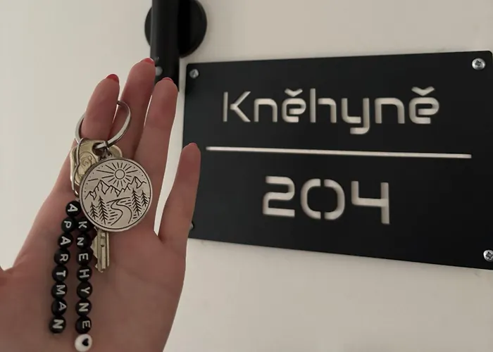 Luxusni Domovjanka - Knehyne Bíla